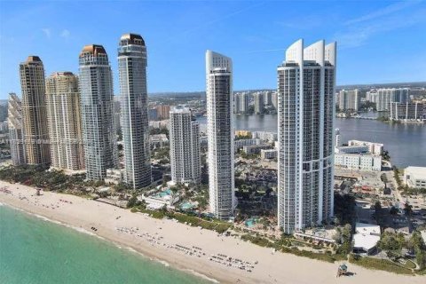 Condominio en venta en Sunny Isles Beach, Florida, 2 dormitorios, 139.26 m2 № 1934444 - foto 25