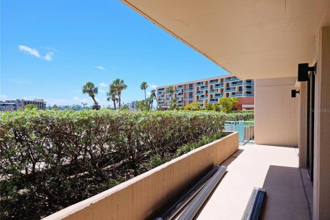 Condominio en alquiler en Treasure Island, Florida, 2 dormitorios, 109.16 m2 № 1635936 - foto 29
