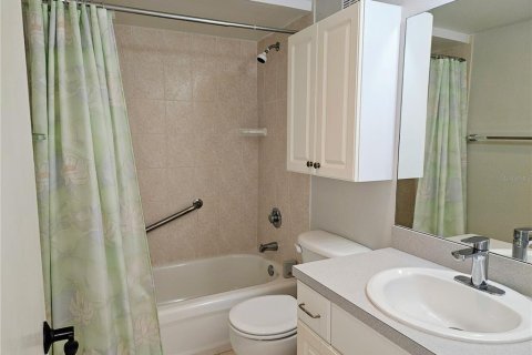 Condominio en alquiler en Treasure Island, Florida, 2 dormitorios, 109.16 m2 № 1635936 - foto 25