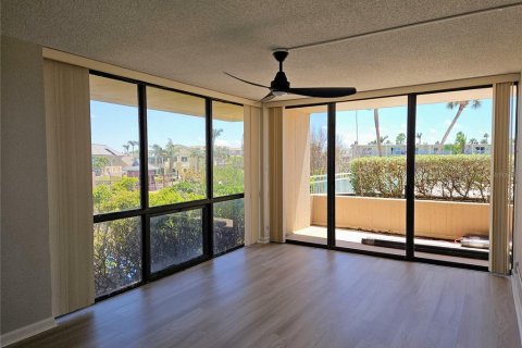 Condominio en alquiler en Treasure Island, Florida, 2 dormitorios, 109.16 m2 № 1635936 - foto 12