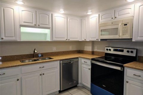 Condominio en alquiler en Treasure Island, Florida, 2 dormitorios, 109.16 m2 № 1635936 - foto 11