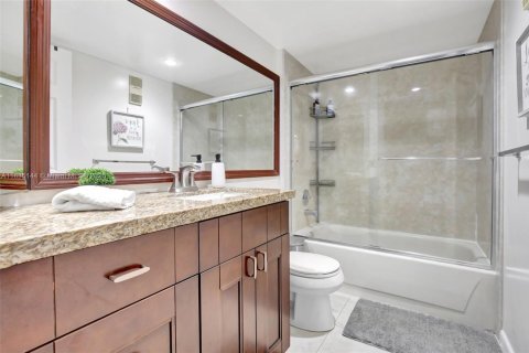 Condo in Davie, Florida, 2 bedrooms № 1982388 - photo 17