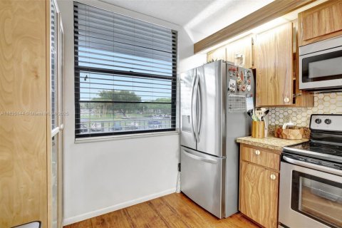 Condo in Davie, Florida, 2 bedrooms № 1982388 - photo 5