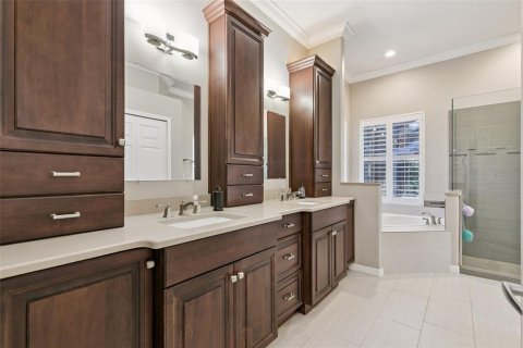 Villa ou maison à vendre à Oviedo, Floride: 4 chambres, 193.14 m2 № 2430721 - photo 14