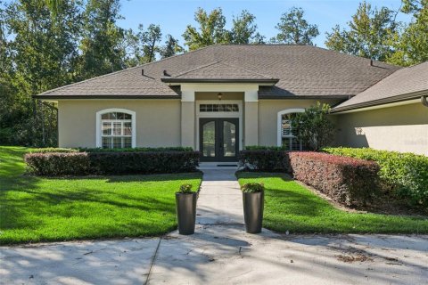 Villa ou maison à Oviedo, Floride 4 chambres, 193.14 m2 № 2430721