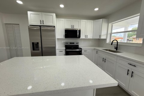 Villa ou maison à vendre à Miami Gardens, Floride: 4 chambres, 138.42 m2 № 1955728 - photo 9