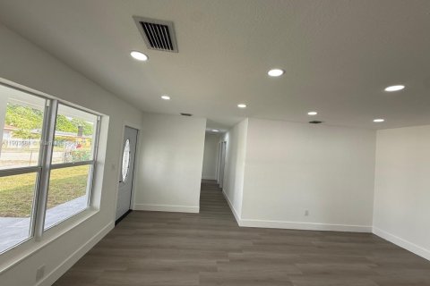 Villa ou maison à vendre à Miami Gardens, Floride: 4 chambres, 138.42 m2 № 1955728 - photo 6