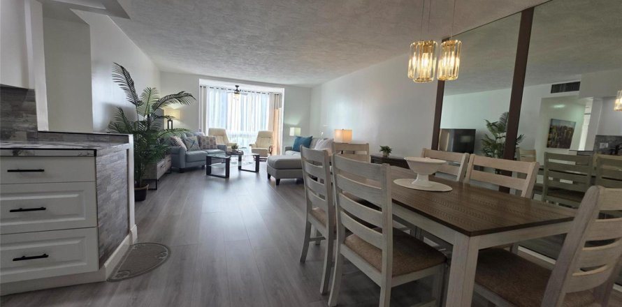 Condo à Lauderdale Lakes, Floride, 1 chambre  № 2182235