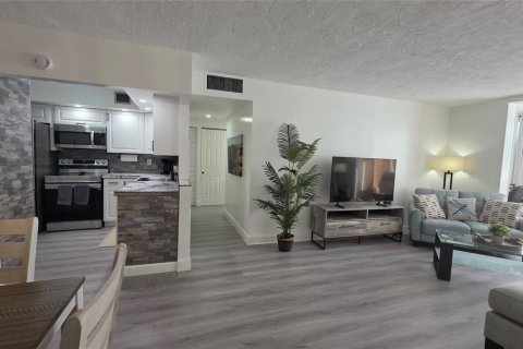 Copropriété à vendre à Lauderdale Lakes, Floride: 1 chambre, 69.49 m2 № 2182235 - photo 4
