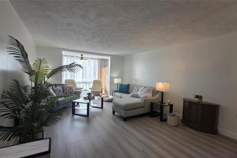 Copropriété à vendre à Lauderdale Lakes, Floride: 1 chambre, 69.49 m2 № 2182235 - photo 5