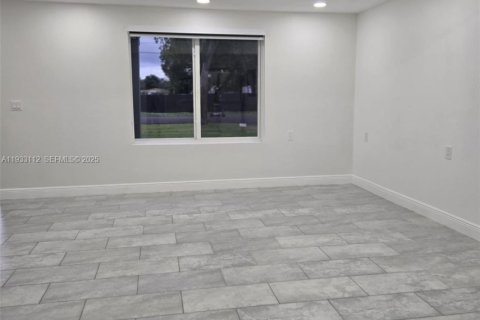 Casa en alquiler en West Park, Florida, 3 dormitorios, 133.97 m2 № 1991874 - foto 13