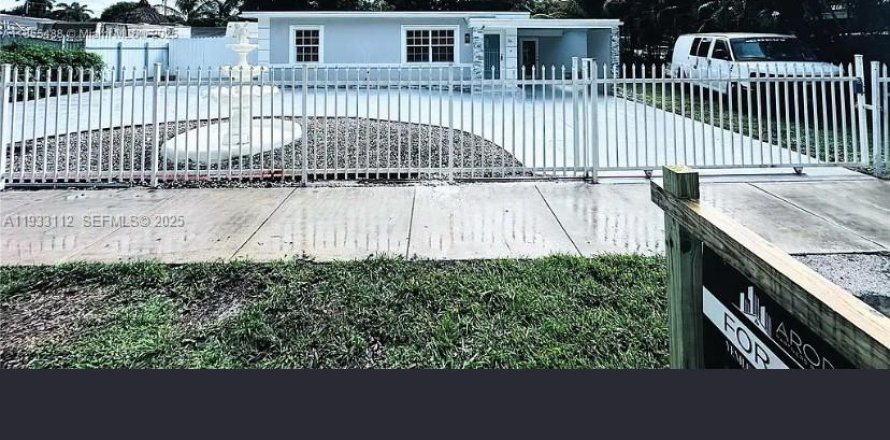 Casa en West Park, Florida 3 dormitorios, 133.97 m2 № 1991874