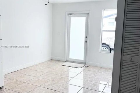 Casa en alquiler en West Park, Florida, 3 dormitorios, 133.97 m2 № 1991874 - foto 3