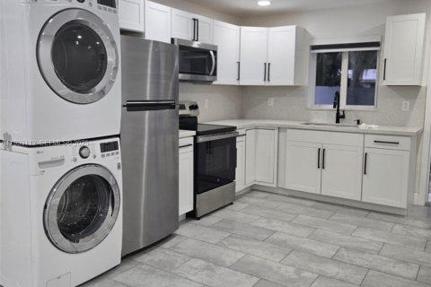 Casa en alquiler en West Park, Florida, 3 dormitorios, 133.97 m2 № 1991874 - foto 11