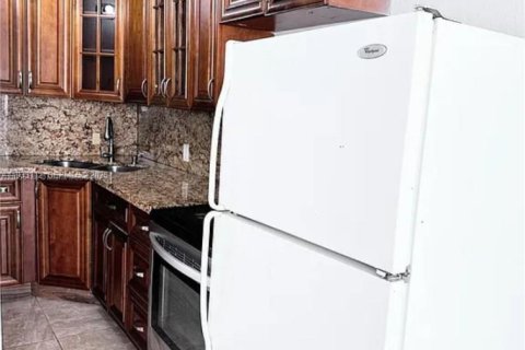 Casa en alquiler en West Park, Florida, 3 dormitorios, 133.97 m2 № 1991874 - foto 5