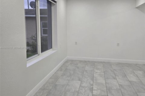 Casa en alquiler en West Park, Florida, 3 dormitorios, 133.97 m2 № 1991874 - foto 16