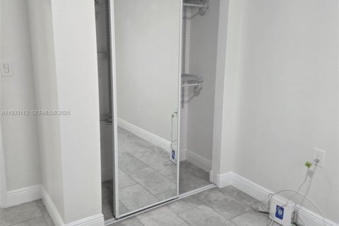 Casa en alquiler en West Park, Florida, 3 dormitorios, 133.97 m2 № 1991874 - foto 12