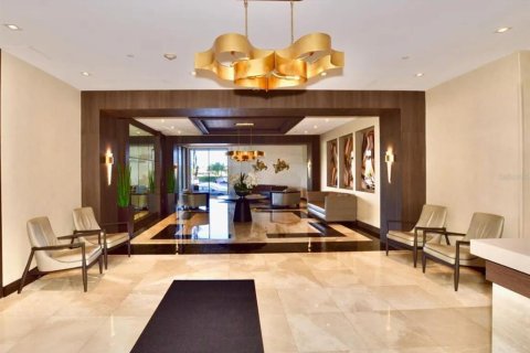 Condo in Miami, Florida, 2 bedrooms № 2234929 - photo 4