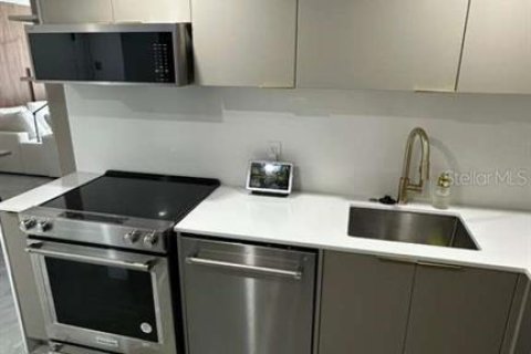 Condo in Miami, Florida, 2 bedrooms № 2234929 - photo 6
