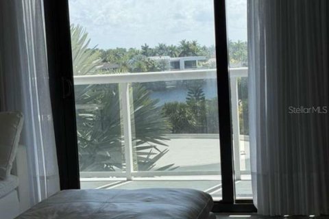 Condo in Miami, Florida, 2 bedrooms № 2234929 - photo 23