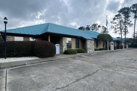 Commercial property in Panama City, Florida № 558326 - photo 1