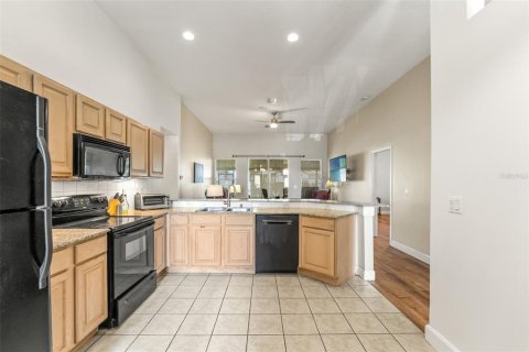 Casa en venta en Spring Hill, Florida, 3 dormitorios, 190.64 m2 № 1851634 - foto 2