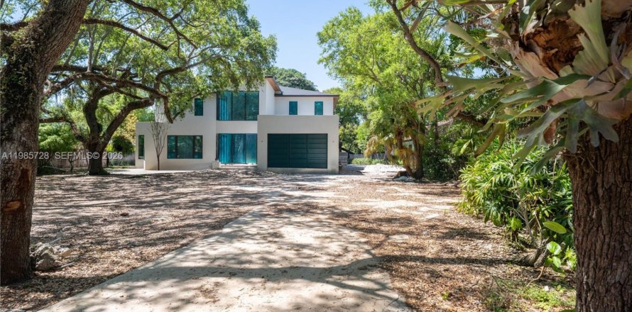 Дом в Майами, Флорида 9 спален № 2051870