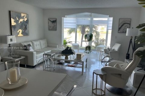 Condominio en venta en Dania Beach, Florida, 2 dormitorios № 1841231 - foto 17
