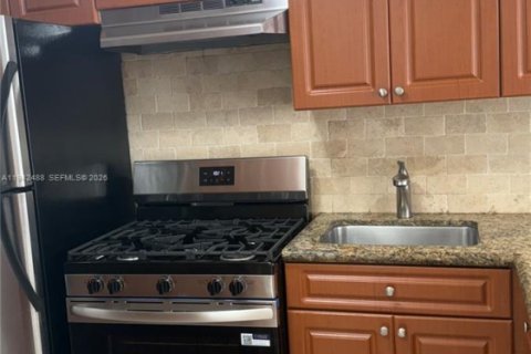 Condo in Pinecrest, Florida, 2 bedrooms  № 1999332 - photo 4