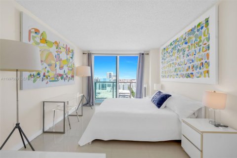 Condo in Miami Beach, Florida, 2 bedrooms  № 2065546 - photo 15