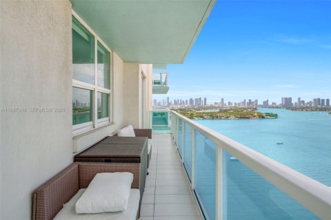 Condo in Miami Beach, Florida, 2 bedrooms  № 2065546 - photo 16