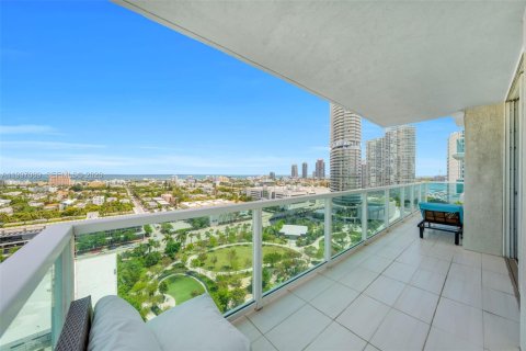 Condo in Miami Beach, Florida, 2 bedrooms  № 2065546 - photo 17