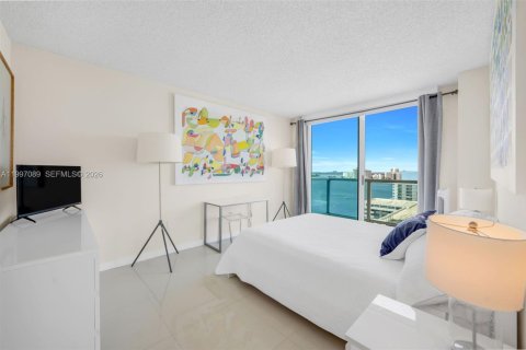 Condo in Miami Beach, Florida, 2 bedrooms  № 2065546 - photo 8