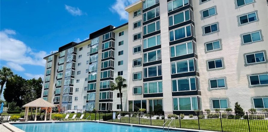 Condominio en Winter Haven, Florida, 2 dormitorios № 1785515