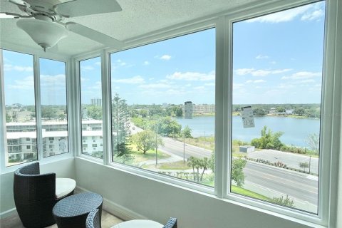 Condominio en venta en Winter Haven, Florida, 2 dormitorios, 125.14 m2 № 1785515 - foto 9