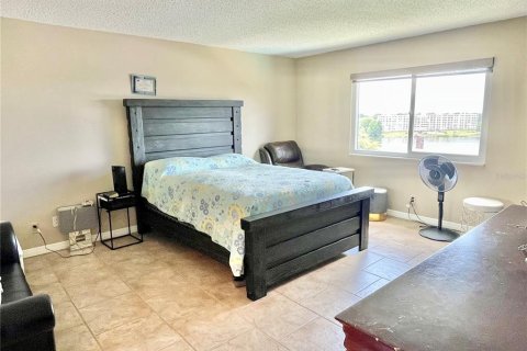 Condominio en venta en Winter Haven, Florida, 2 dormitorios, 125.14 m2 № 1785515 - foto 11