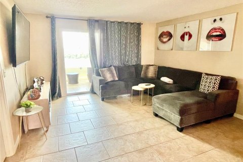 Condominio en venta en Winter Haven, Florida, 2 dormitorios, 125.14 m2 № 1785515 - foto 21