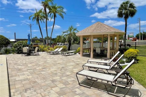 Condominio en venta en Winter Haven, Florida, 2 dormitorios, 125.14 m2 № 1785515 - foto 24