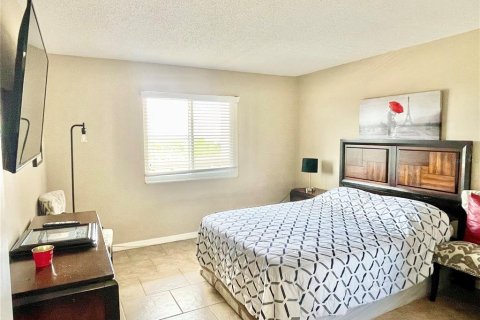 Condominio en venta en Winter Haven, Florida, 2 dormitorios, 125.14 m2 № 1785515 - foto 15