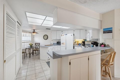 Condo in New Port Richey, Florida, 2 bedrooms  № 1678468 - photo 13
