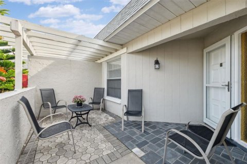 Condo in New Port Richey, Florida, 2 bedrooms  № 1678468 - photo 6
