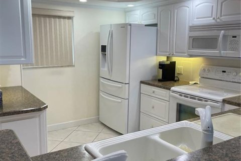 Condo in Clearwater, Florida, 2 bedrooms  № 2107147 - photo 16
