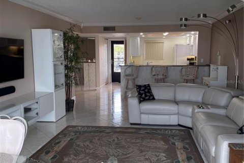 Condo in Clearwater, Florida, 2 bedrooms  № 2107147 - photo 6