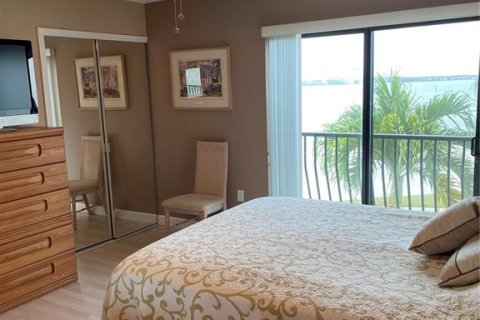 Condo in Clearwater, Florida, 2 bedrooms  № 2107147 - photo 23