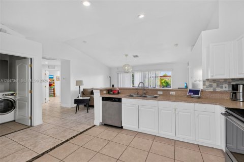 Casa en venta en Lehigh Acres, Florida, 3 dormitorios, 118.17 m2 № 2186378 - foto 11