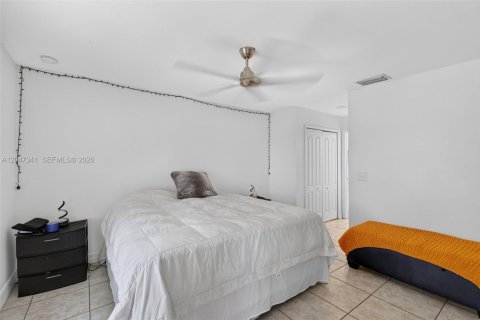 Casa en venta en Lehigh Acres, Florida, 3 dormitorios, 118.17 m2 № 2186378 - foto 15