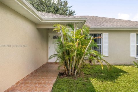 Casa en venta en Lehigh Acres, Florida, 3 dormitorios, 118.17 m2 № 2186378 - foto 4