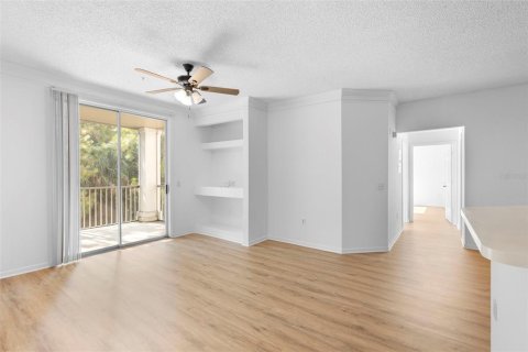 Condo in Orlando, Florida, 2 bedrooms  № 2205192 - photo 2