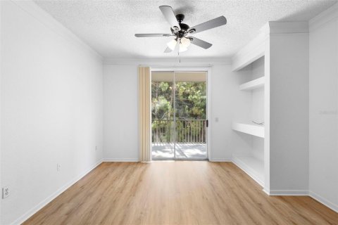 Condo in Orlando, Florida, 2 bedrooms  № 2205192 - photo 13