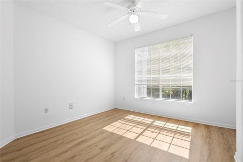 Condo in Orlando, Florida, 2 bedrooms  № 2205192 - photo 11